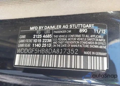 2013 Mercedes-Benz C 350 Sport z USA, uszkodzony, nr VIN WDDGF5HB8DA817352